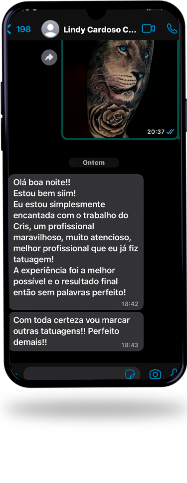 Print de depoimento de cliente satisfeito com tatuagem do Chris Tatuador, 1